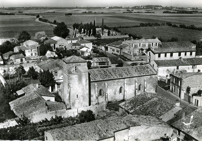 Clavette eglise et bourg en 1968 reduit
