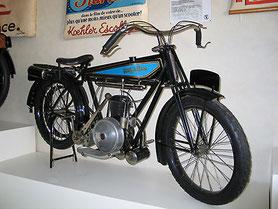 Moto 250 cm3 type r2 de 1925 monet goyon